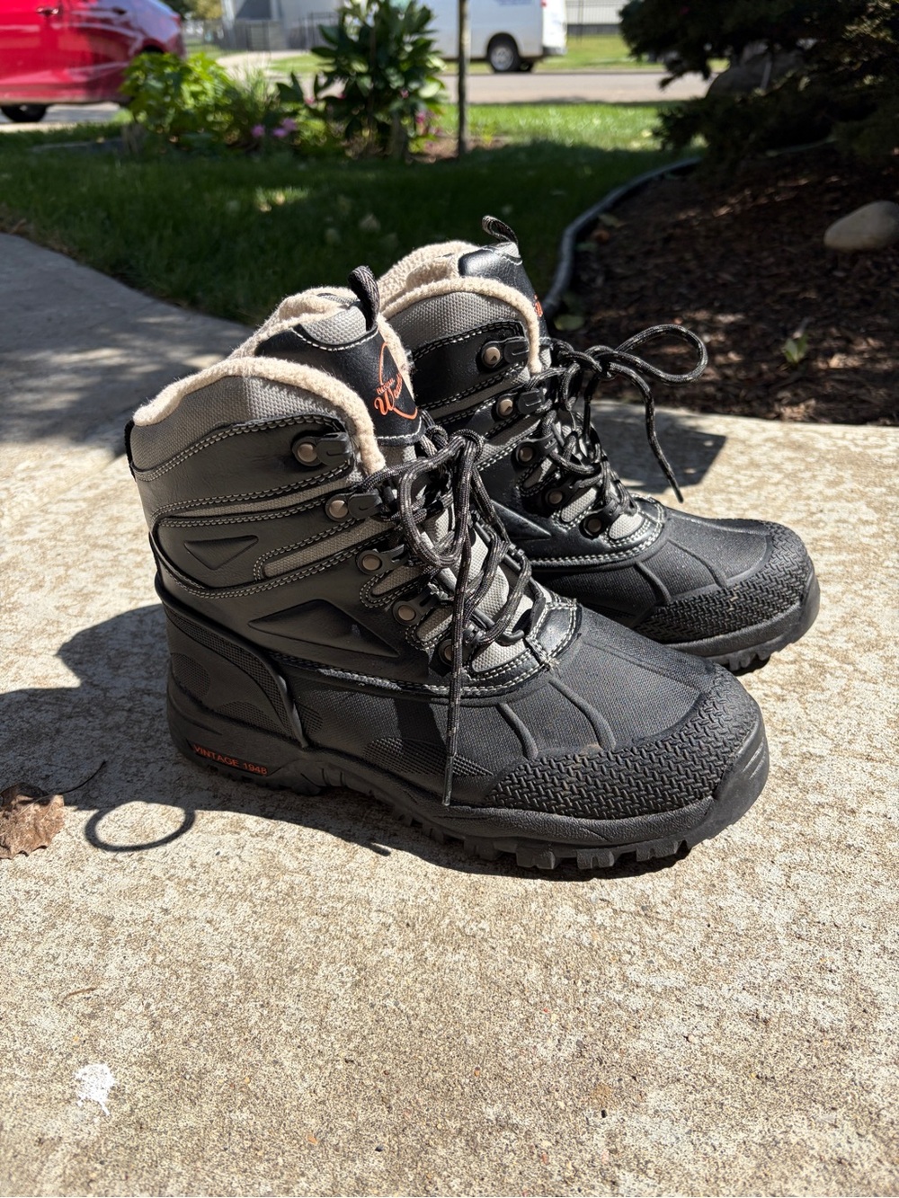 Weatherproof Black Lace-Up Insulated Snow Boots with Cream Trim